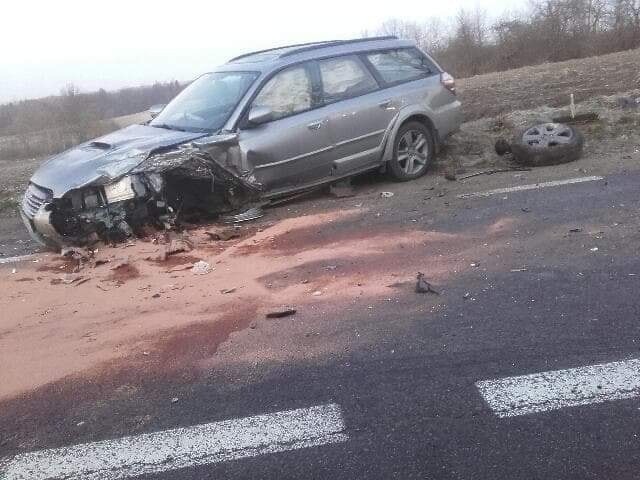 Wypadek między Strzelinem i Ziębicami. Zderzenie dwóch aut (ZDJĘCIA)