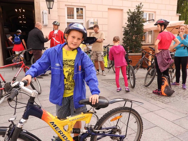 Ponad trzydziestu rajdowiczów na rowerach przejechało ulicami Wadowic.