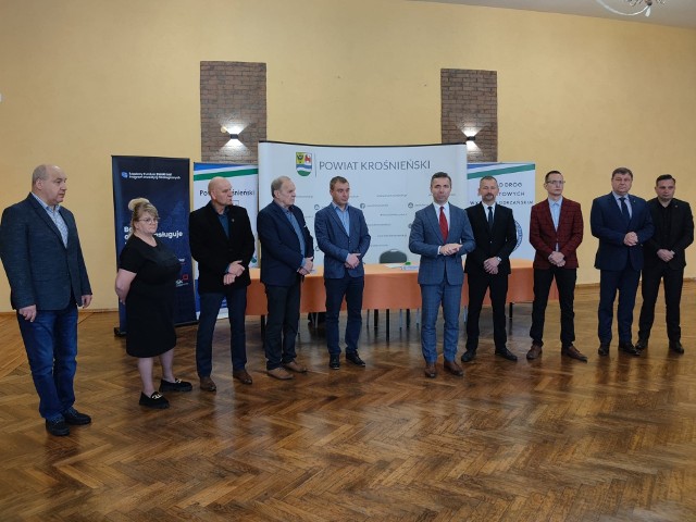 Podpisanie umowy na modernizację drogi Żytowań-Jaromirowice w gminie Gubin.