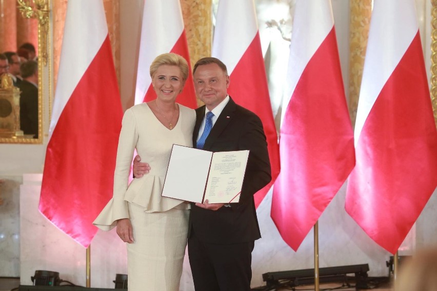 Andrzej Duda odebrał uchwałę PKW o wyborze na Prezydenta RP [ZDJĘCIA] Uroczystość odbyła się na Zamku Królewskim w Warszawie