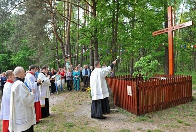 Poświęcenie krzyża na Siedmiu Źródłach.