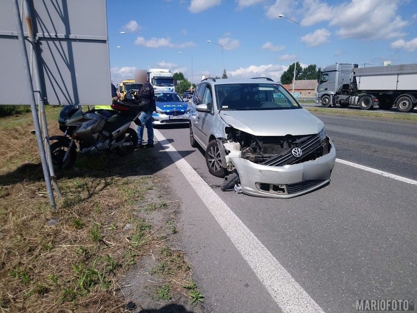 Zderzenie osobowego volkswagena z motocyklem na obwodnicy Opola. Sprawca ukarany mandatem