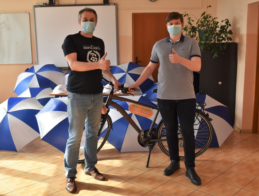 W tym roku rower otrzymał Bohdan Susulovskyj, obecnie uczeń...