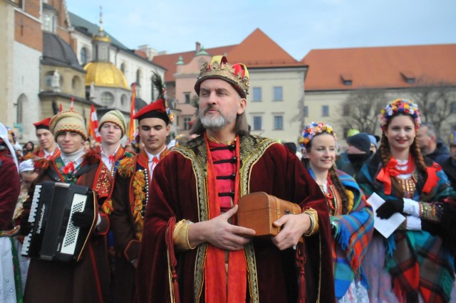W tym roku Orszak nie zgromadzi tłumów krakowian. Symbolicznie Trzej Królowie przejdą ulicami miasta na Rynek Główny, by osobiście, ale samotnie, przywitać się z Dziecięciem.