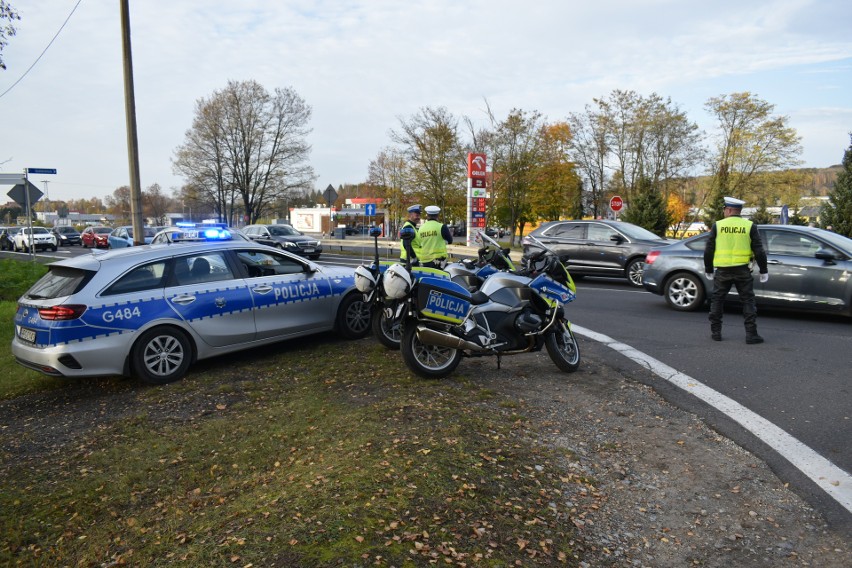 Tłumy na cmentarzu w Olkuszu