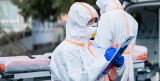Co stanie się ze zużytymi podczas pandemii COVID-19 ubraniami ochronnymi medyków? Ponad milion złotych na ich neutralizację w Śląskiem