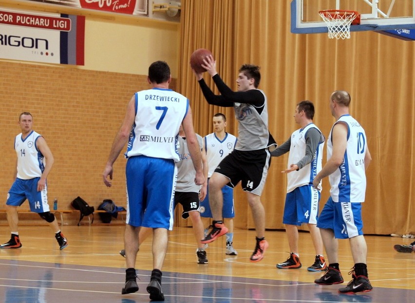 Celcom Olimp Basket Jeżewo nadal liderem ŚALK [zdjęcia]