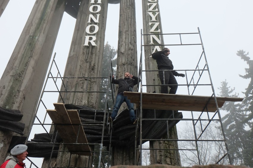 Dziennikarz Andrzej Kłopotowski bronił pomnika przed...