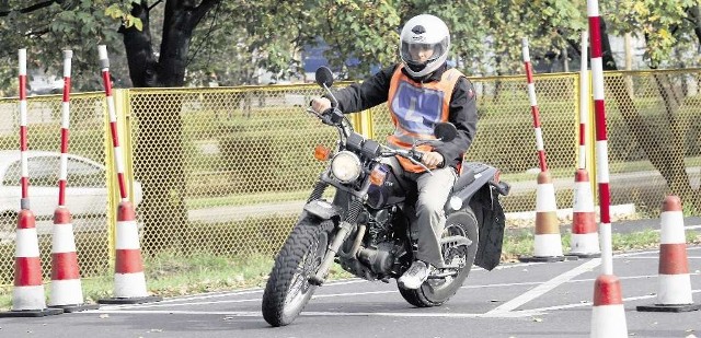 Kierowcy z prawem jazdy kategorii B mogą mogą przesiąść się na lekki motocykl