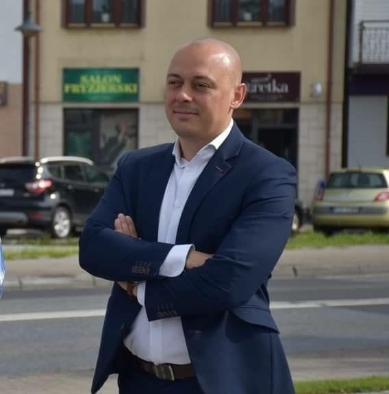 Wybory 2024. Tomasz Koper, kandydat na wójta gminy Słupia Jędrzejowska bez tajemnic. Lubi podróże i książki