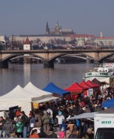 Czeskie przysmaki nad Wełtawą. Ruszyły targi farmerskie w Pradze