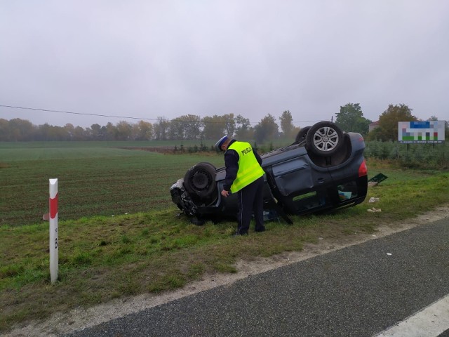 Jedna osoba zginęła, druga została ranna w wypadku, który rozegrał się w niedzielę  przed godziną 10 w niedzielę w Ratajach Słupskich w powiecie buskim, na drodze krajowej numer 73. >>>CZYTAJ WIĘCEJ NA KOLEJNYCH SLAJDACH