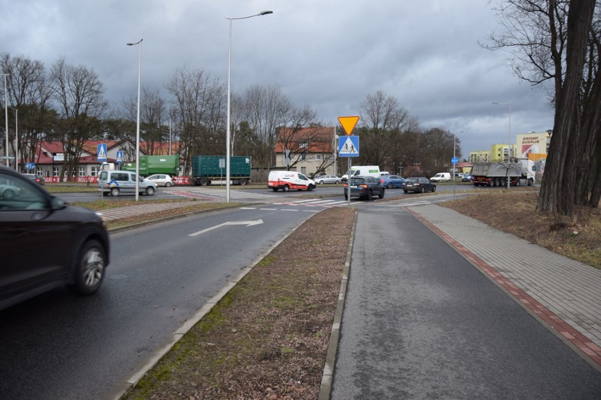 Prawoskręt na rondzie Batorego przysparza kierowcom wiele...