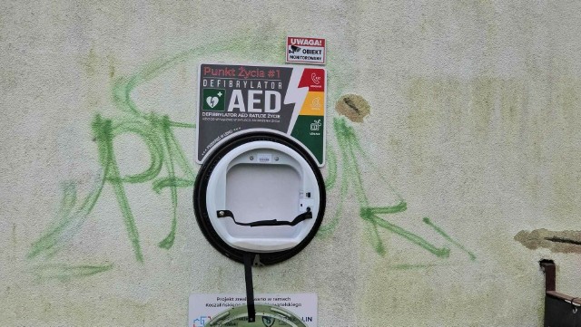 Kolejny skradziony defibrylator AED. Policja szuka sprawców
