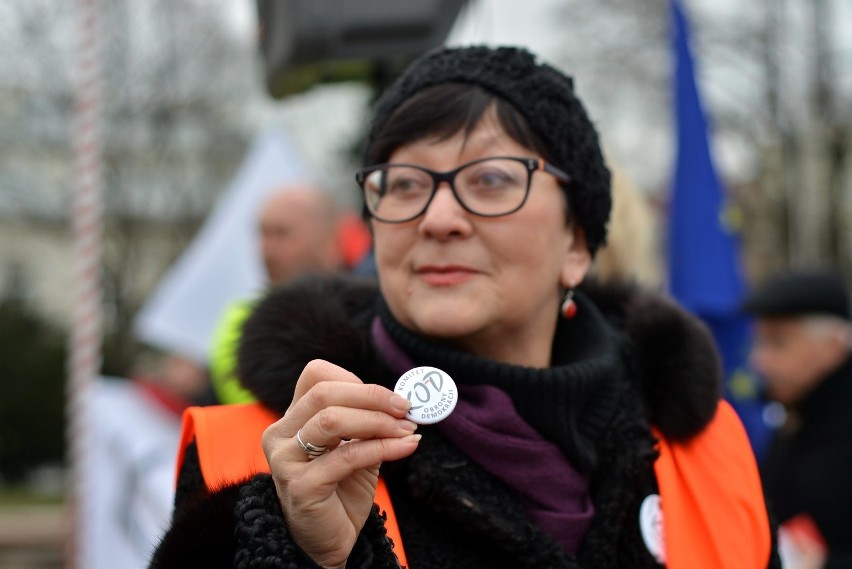 Komitet Obrony Demokracji manifestował w Lublinie. "Beata opublikuj!" [ZDJĘCIA, WIDEO]