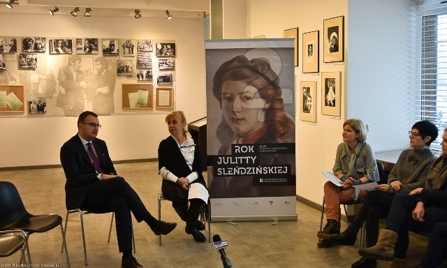 Dialogi na instrumenty klawiszowe, klawesynowe silva rerum – m.in. takie koncerty na jubileuszowy rok przygotowała Galeria im. Sleńdzińskich.