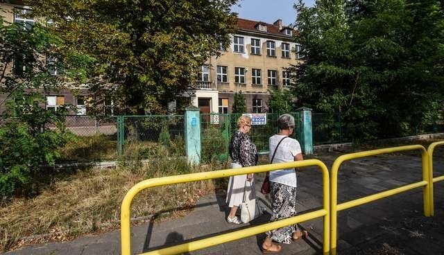 Kiedy powstanie Zarząd Dorzecza Wisły, nie wiadomo, ale ratusz już chce remontować siedzibę dla niego w dawnym gimnazjum przy ulicy Baczyńskiego 5 na Kapuściskach