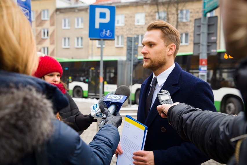 Krzysztof Truskolaski pyta czy Bartłomiej Misiewicz przyjechał do klubu WoW służbową limuzyną 