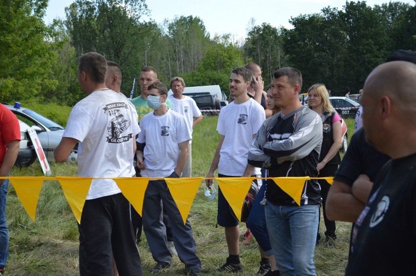 Wraki ścigały się w tumanach kurzu [FOTO]