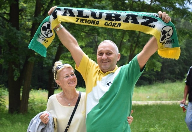 Kibice Falubazu w drodze na stadion żużlowy w Zielonej GórzeZobacz też wideo: Konferencja po meczu Ekantor.pl Falubaz Zielona Góra - Fogo Unia Leszno