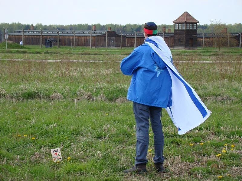 26 Marsz Żywych przeszedł z byłego niemieckiego obozu Auschwitz I do Auschwitz II Birkenau