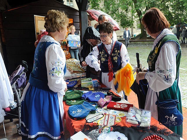 W najbliższych dniach sporo będzie się działo w powiecie bytowskim. Ostatni weekend wakacji zapowiada się bardzo atrakcyjnie. Szczegóły pod kolejnymi slajdami. 