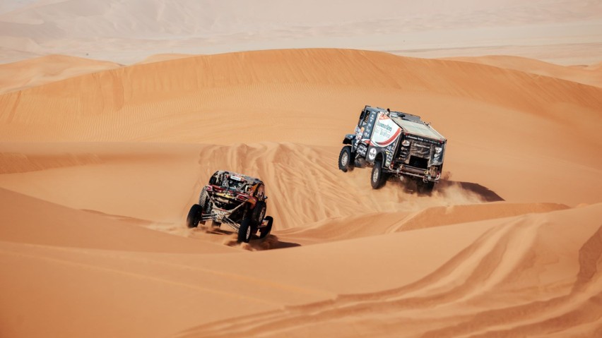 Darek Rodewald wygrał Rajd Dakar 2023. Startował z...