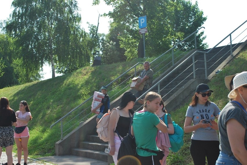 Dzieci z Domu Dziecka z Pionierska koło Mariupola w Ukrainie płyną kajakami z Sandomierza do Kazimierza nad Wisłą. Zobacz zdjęcia