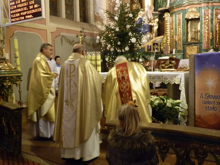 Pasterka o godz. 22.00 w sanktuarium św. Antoniego. Obejrzyj zdjęcia z pasterki dla dzieci w klasztorze