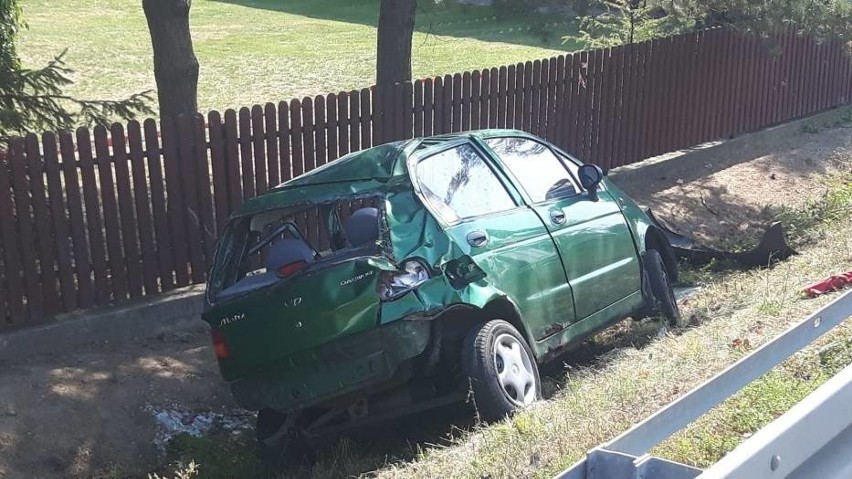 - Funkcjonariusz, który jest właścicielem samochodu audi,...