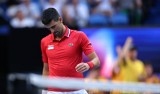 Tenis. Porażka Djokovicia z De Mianaurem. Niespełna sześć lat statusu niepokonanego na antypodach. Odpadnięcie Serbii i awans Australii