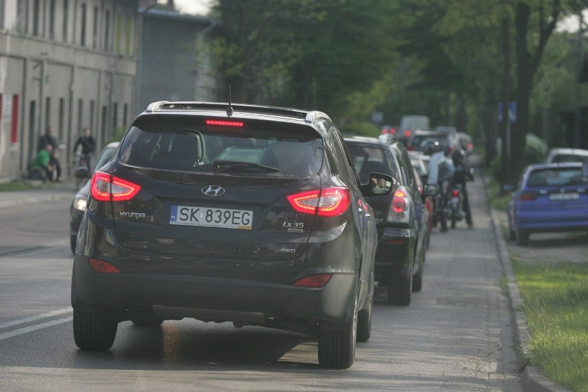 Wypadek w Katowicach: Korki w Dąbrówce Małej