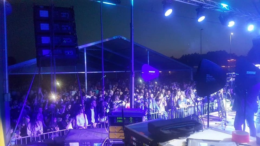 Rewelacyjny koncert zespołu Poparzeni Kawą Trzy, znakomite...