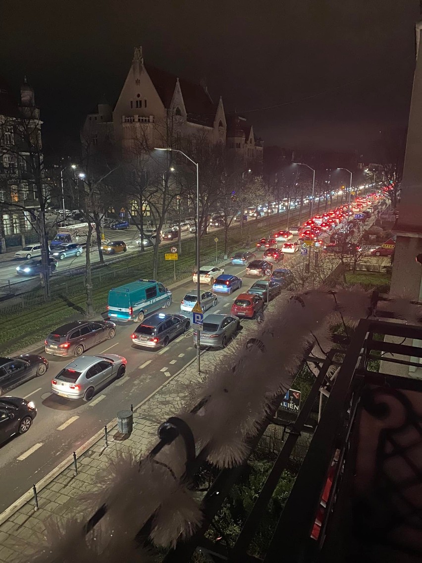 Gigantyczne korki na ulicach Szczecina! Czy możemy liczyć na poprawę sytuacji?