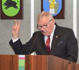 Powołanie na dyrektora PCPR w Łowiczu osoby z prokuratorskimi zarzutami nadal wywołuje emocje