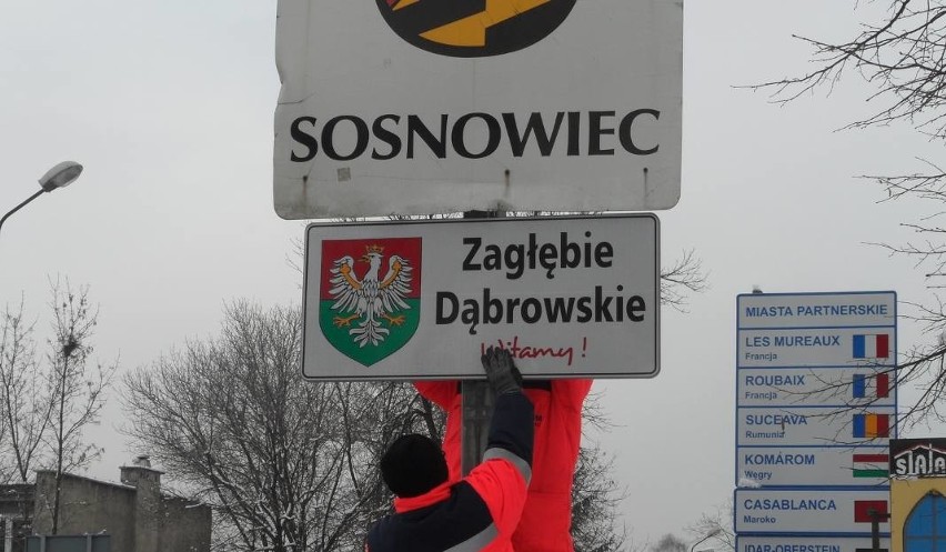 Witacze w Zagłębiu zostały zainstalowane w postaci tablic...