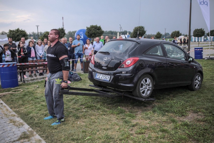 1200 osób – pracowników Grupy PBI wraz z rodzinami –...