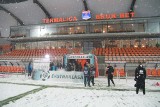 Stadion Termaliki nieprzygotowany na zimę. Zobaczcie, jak zasypało obiekt w Niecieczy [GALERIA]