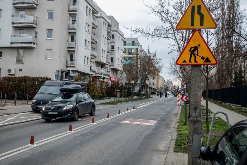 Ul. Kasprzaka na odcinku do Hetmańskiej od Niegolewskich...