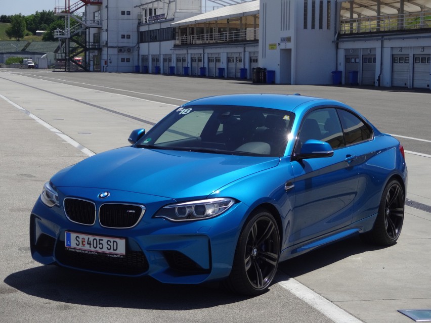 BMW M2 Coupe...