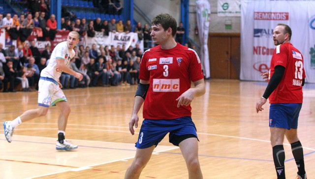 Robert Orzechowski (numer 3) w barwach Górnika Zabrze.