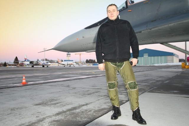 Dowódcą kontyngentu, chroniącego niebo nad Litwą, Łotwą i Estonią, został radomianin podpułkownik pilot Krzysztof Jan Stobiecki, który lata na samolocie MIG-29.