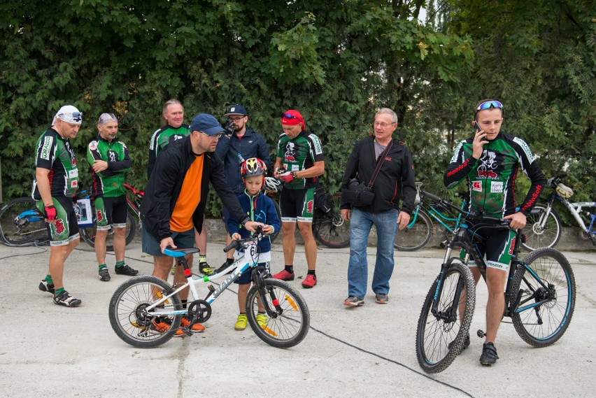 Tour de Folwark 4. Dziecięcy rajd rowerowy. Akcja organizowana w ramach wolontariatu pracowniczego Grupy Górażdże 