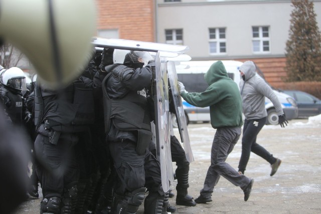 Tak policja walczy z kibolami na Śląsku