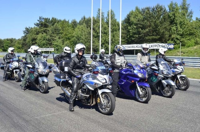 Ćwiczenia policjantów na Torze Poznań