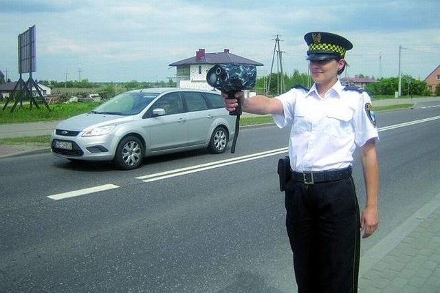 Od początku tego roku do wczoraj na odcinku ulicy Gdańskiej od Rekreacyjnej do Sądeckiej wykonaliśmy 56 kontroli prędkości i stwierdziliśmy 253 wykroczenia - informuje Arkadiusz Bereszyński, rzecznik Straży Miejskiej w Bydgoszczy.