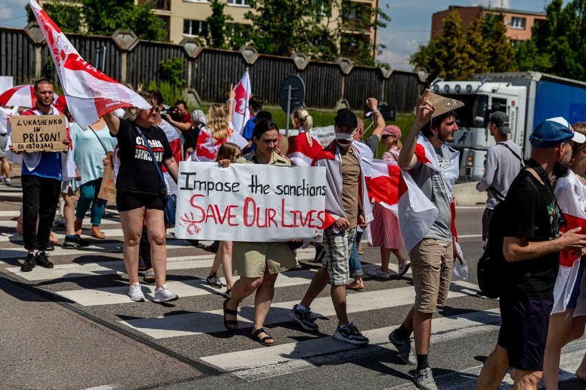 Białorusini od pięciu dni protestują przy granicach