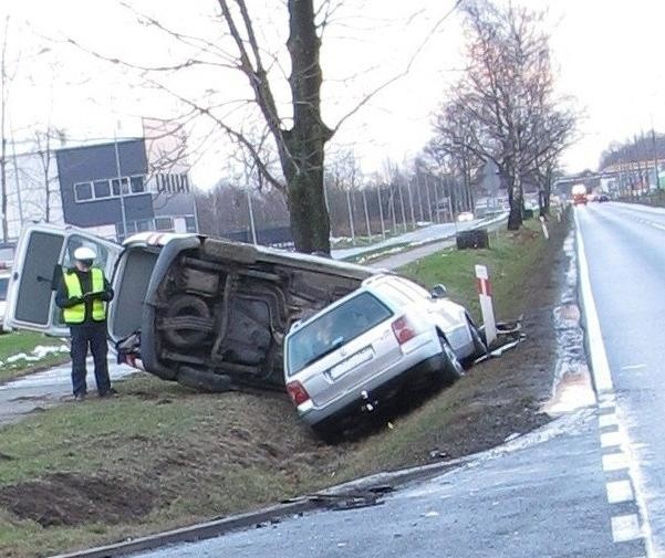 Trzech rannych w wypadku volkswagenów na ul. Fabrycznej w Oświęcimiu