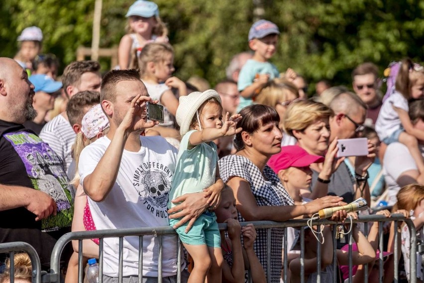 Niedziela to drugi dzień festiwalu LuxFest, który odbywa się...