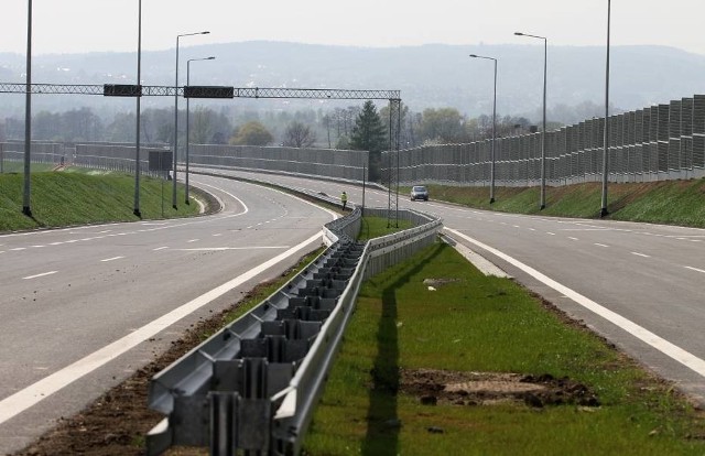 Obecnie kierowcy do dyspozycji mają krótki odcinek północnej obwodnicy Krakowa pomiędzy węzłami Radzikowskiego oraz Modlnica.